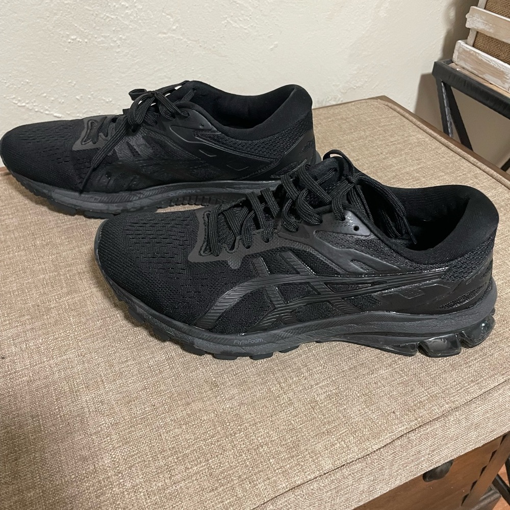 ASICS. Black. Women’s 9